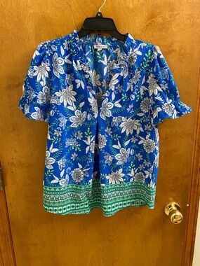 Floral & Ivy Blouse. Size small